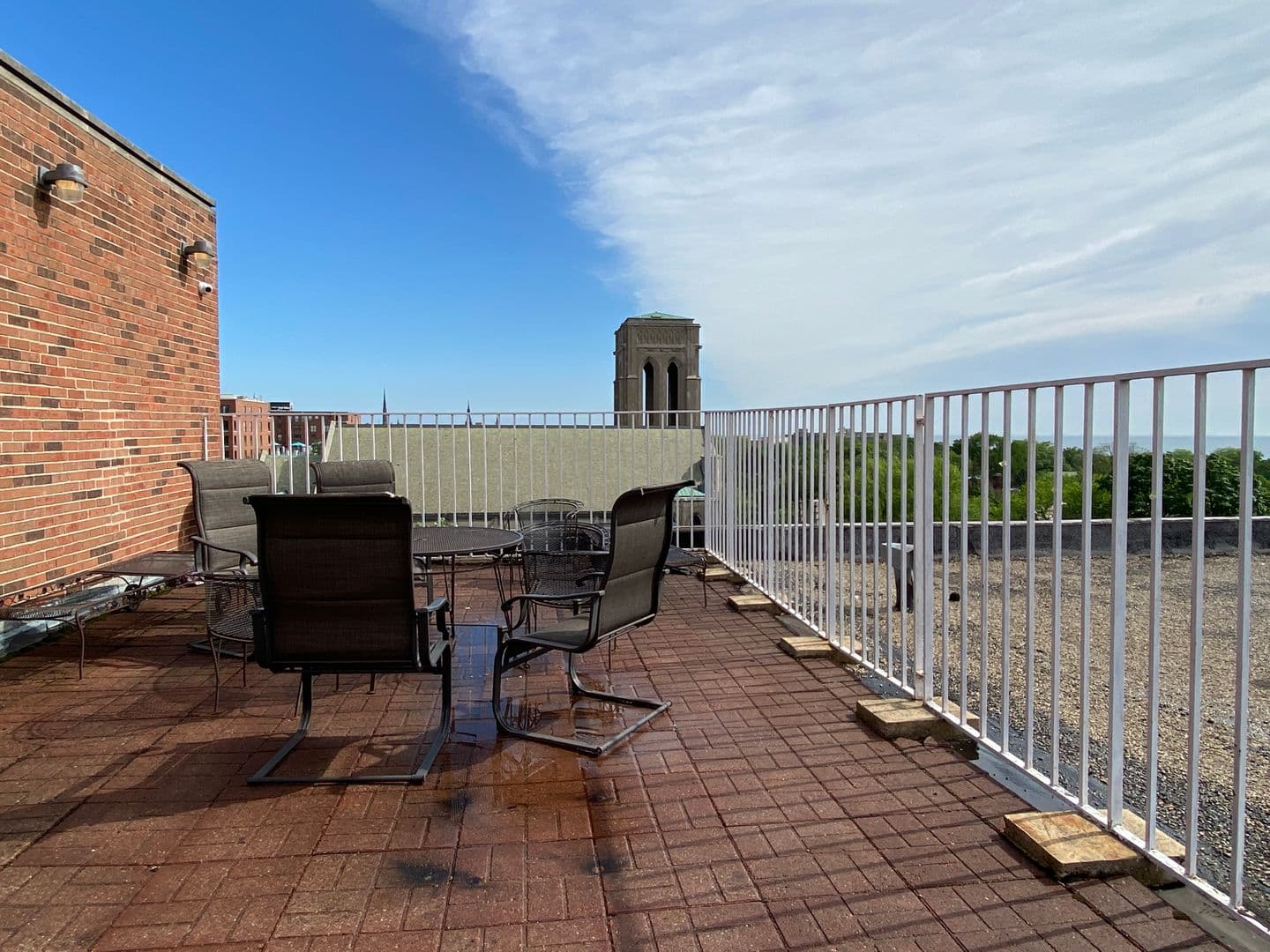Evanston Apartment: 1616 Hinman Avenue