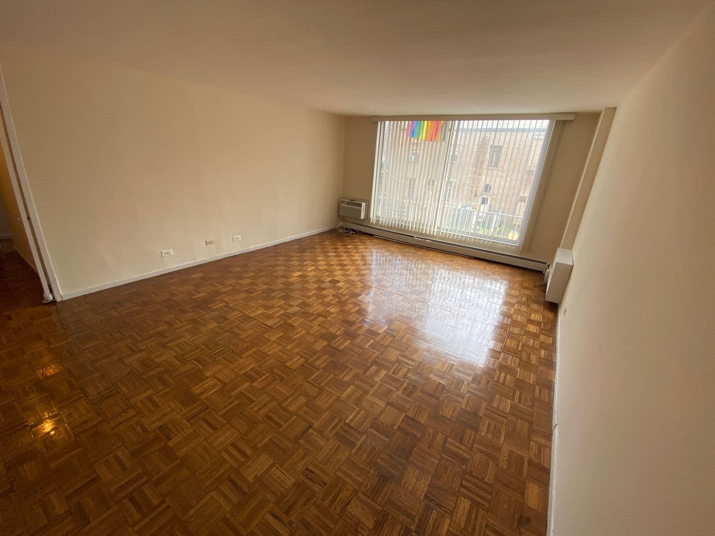 Evanston Apartment: 1616 Hinman Avenue