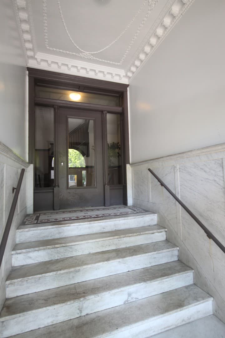 Chicago Apartment: 3450-56 N. Elaine Place