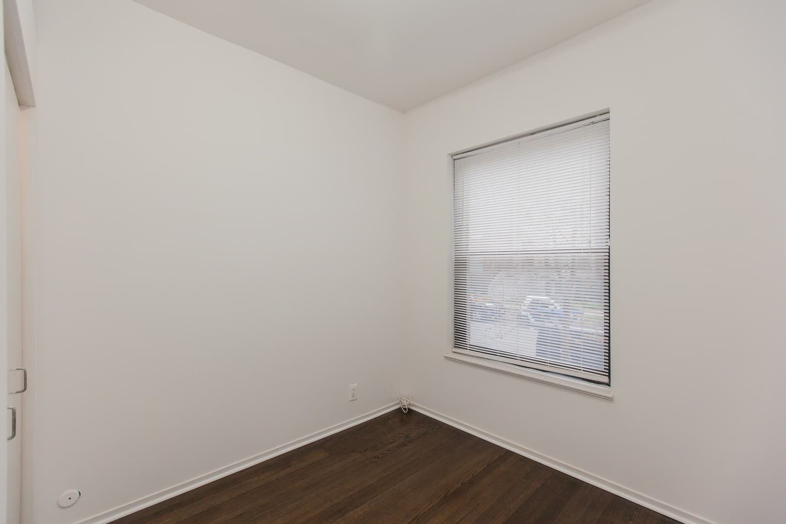 Chicago Apartment: 3450-56 N. Elaine Place