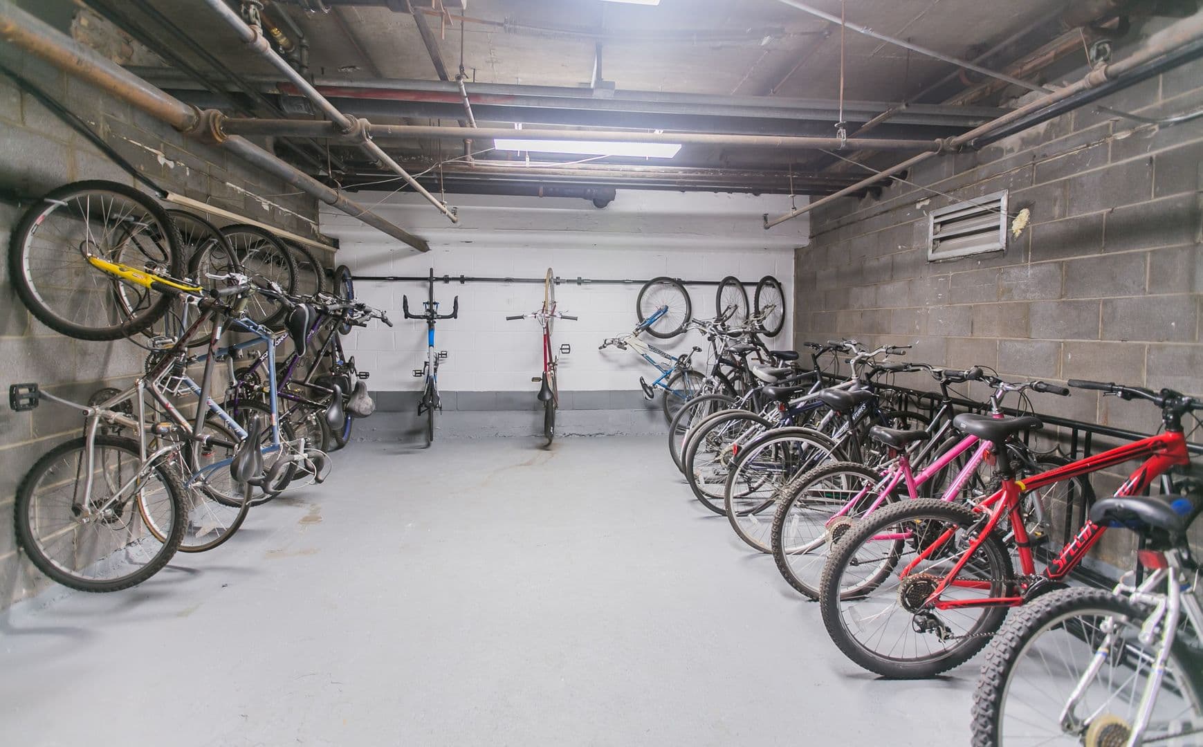 Chicago Apartment: 525 W. Deming Place