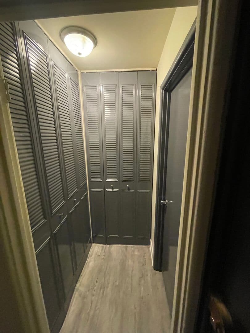 Chicago Apartment: 421-31 W. Barry