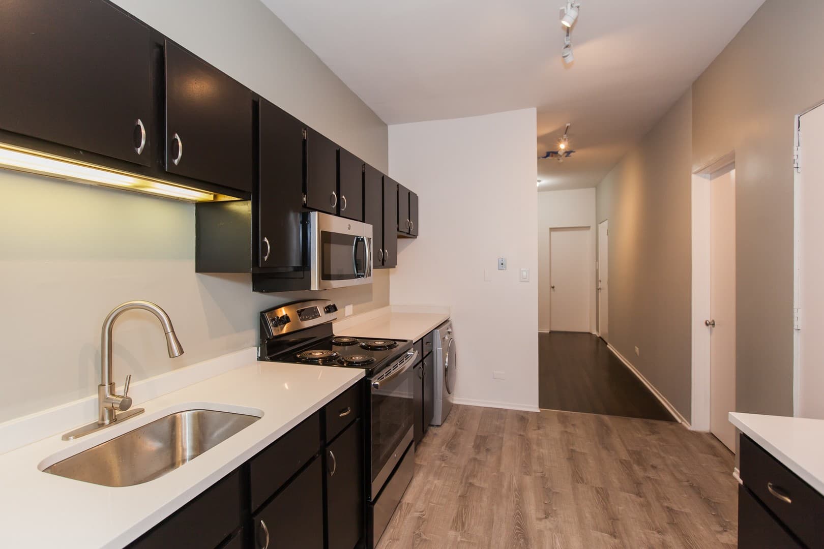 Chicago Apartment: 3450-56 N. Elaine Place