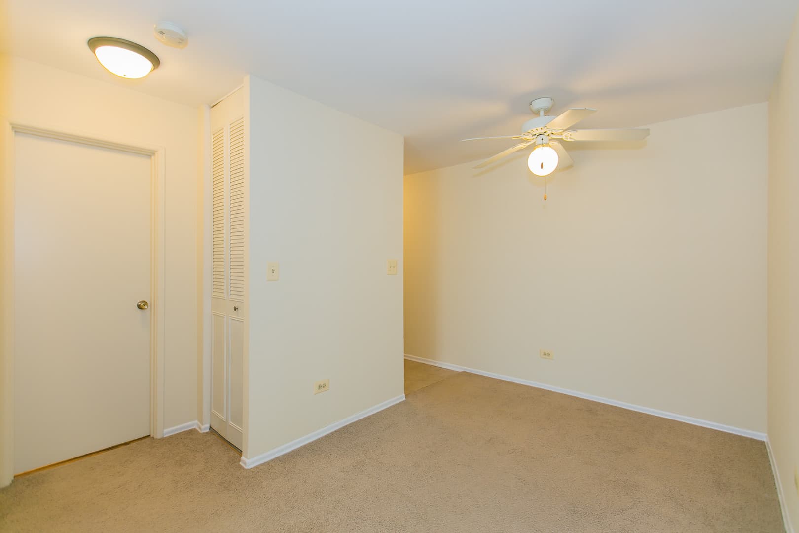 Chicago Apartment: 525 W. Deming Place