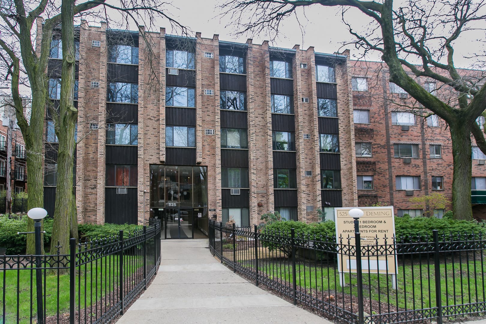 Chicago Apartment: 525 W. Deming Place