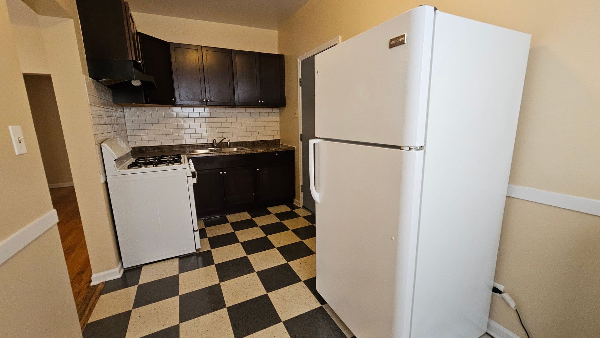 Chicago Apartment: 7722-28 N. Marshfield