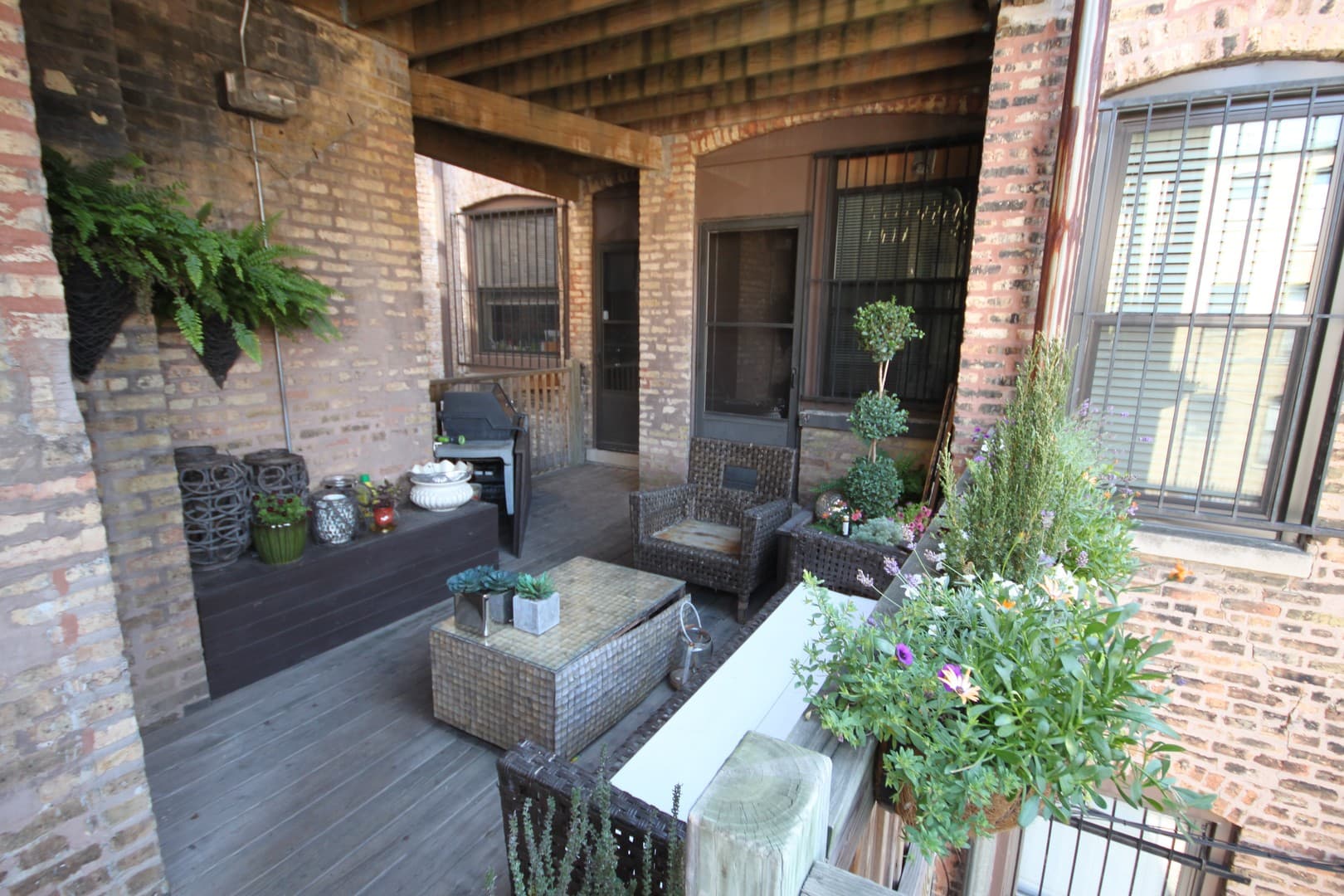 Chicago Apartment: 3450-56 N. Elaine Place