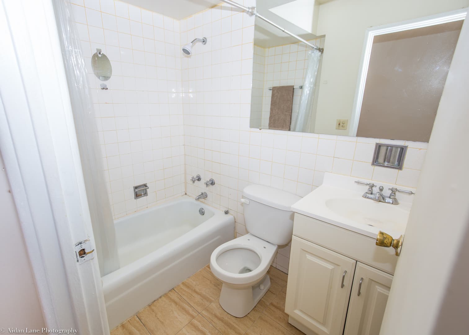 Chicago Apartment: 421-31 W. Barry