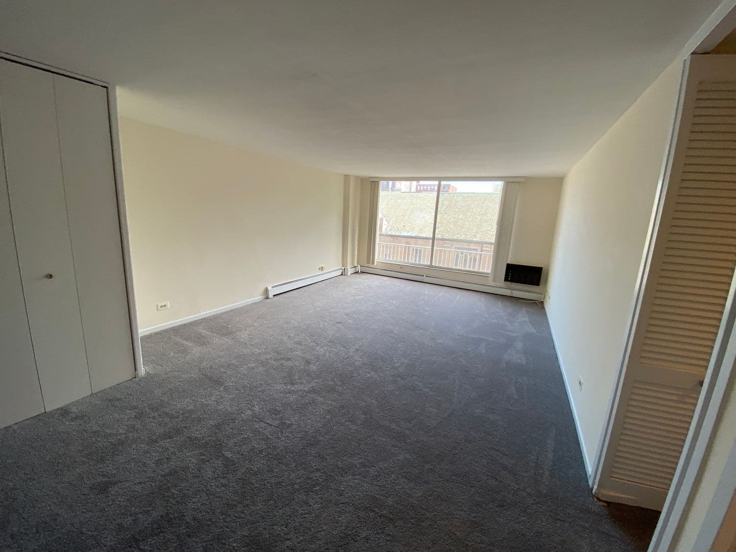 Evanston Apartment: 1616 Hinman Avenue