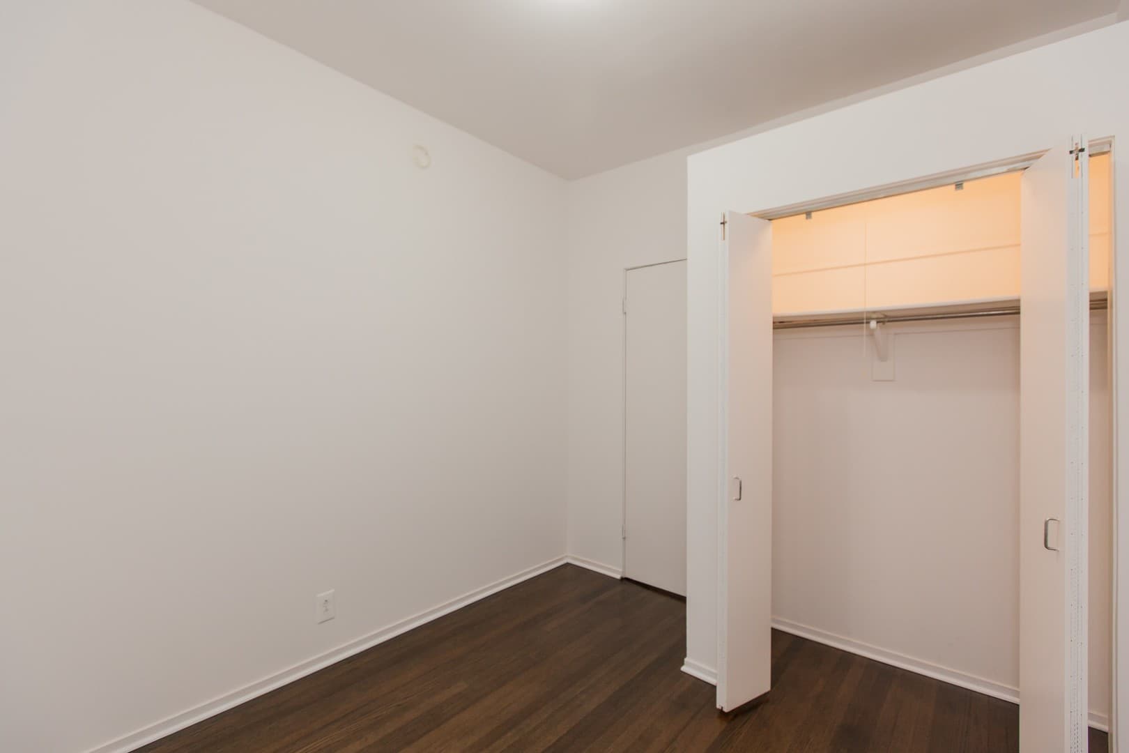 Chicago Apartment: 3450-56 N. Elaine Place
