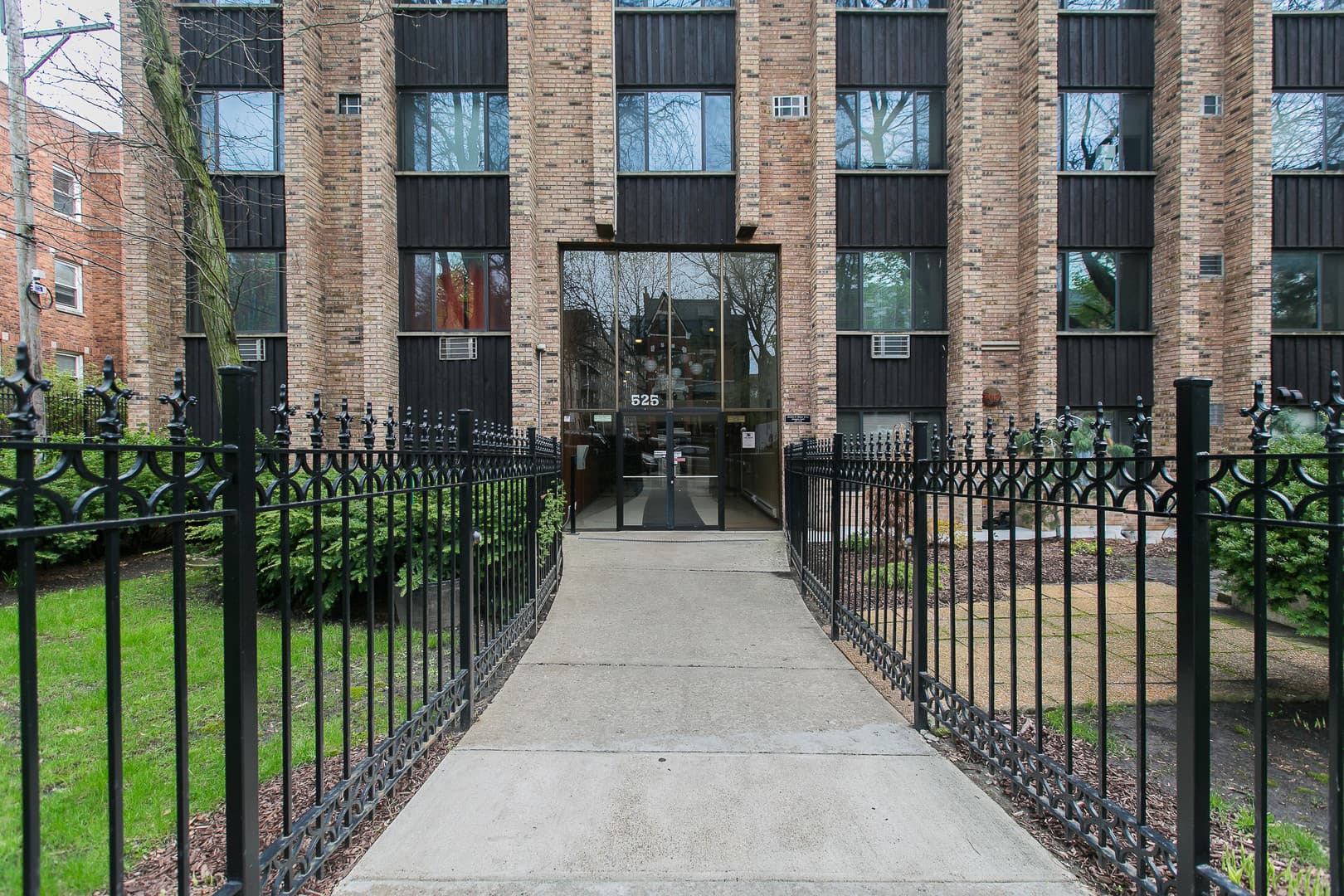 Chicago Apartment: 525 W. Deming Place