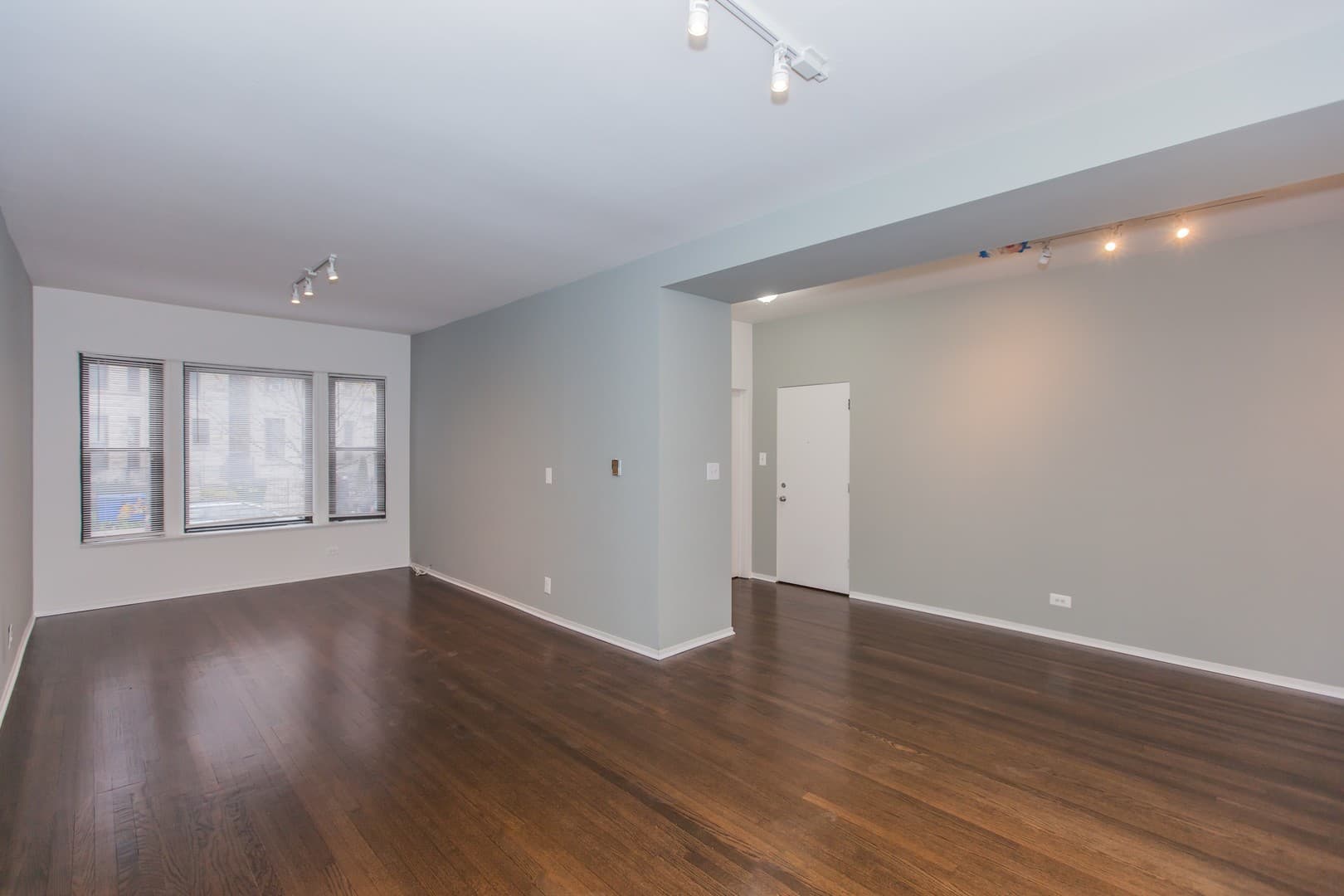 Chicago Apartment: 3450-56 N. Elaine Place