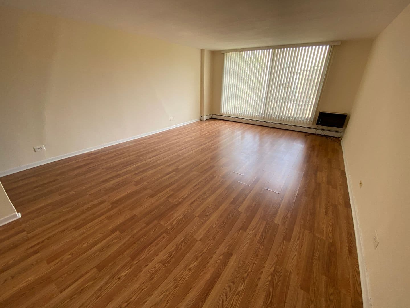 Evanston Apartment: 1616 Hinman Avenue