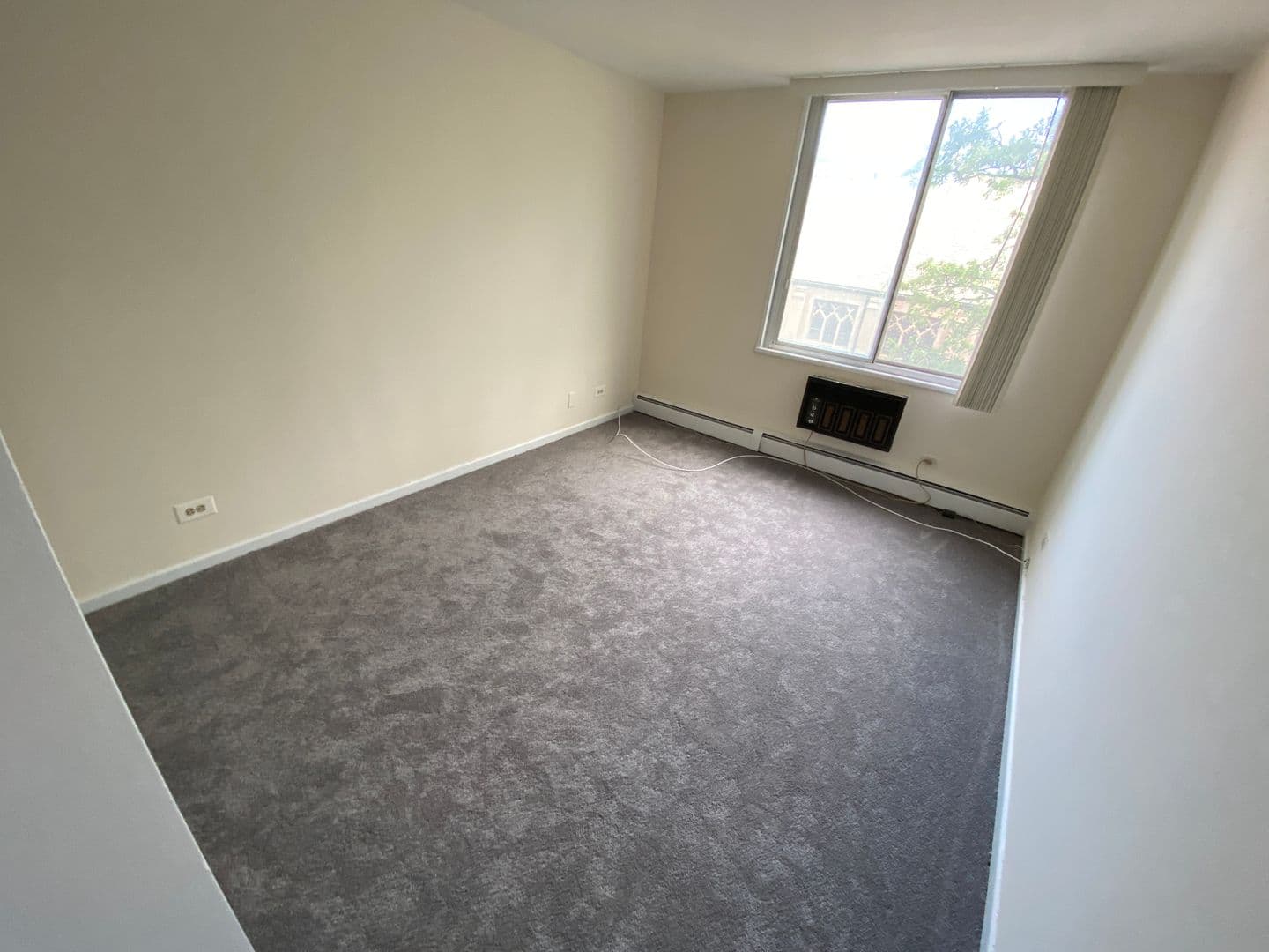 Evanston Apartment: 1616 Hinman Avenue