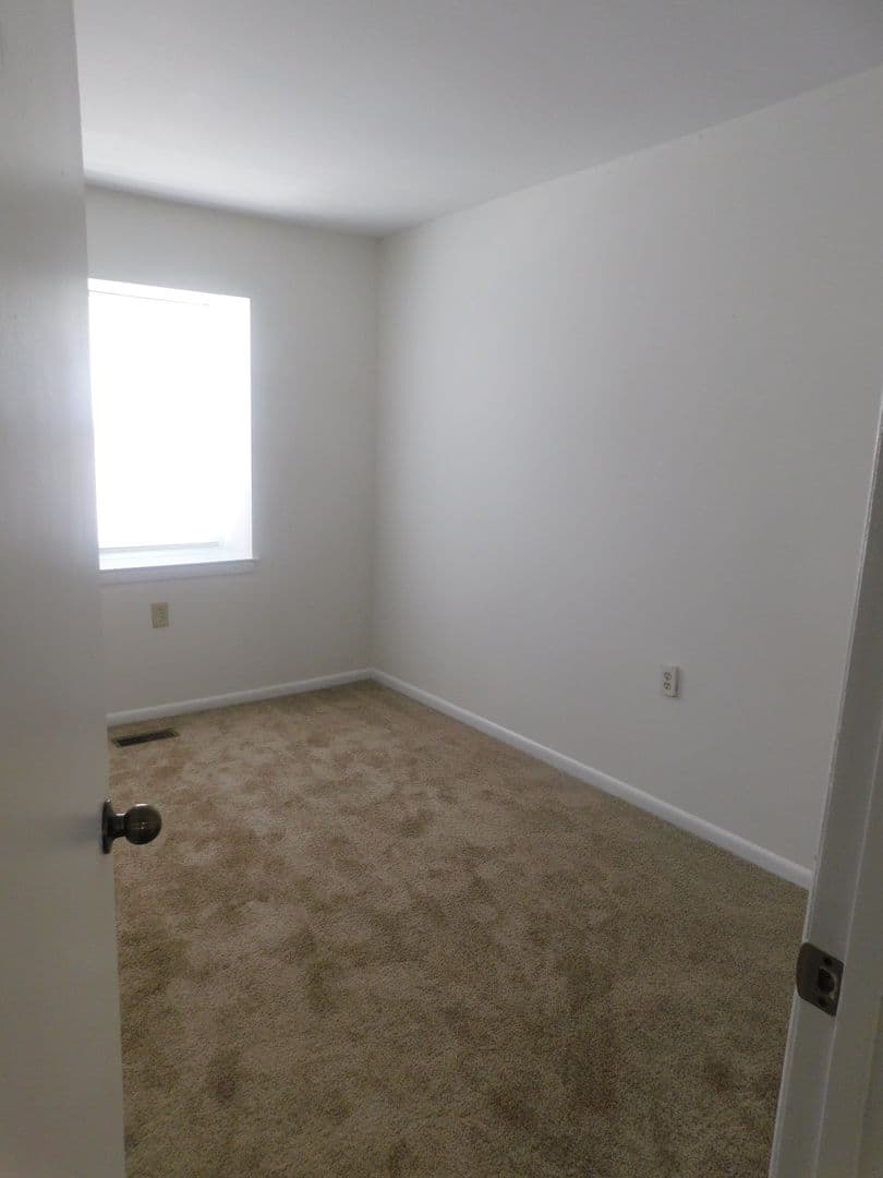 Berryville Townhome: 111 Cameron Street