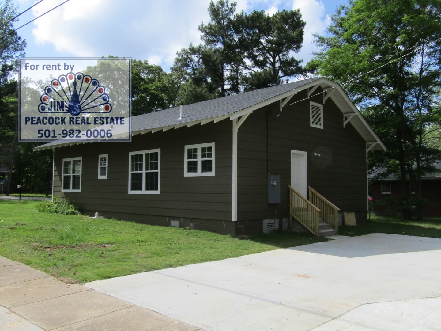 Jacksonville House: 209 N. Gray Street
