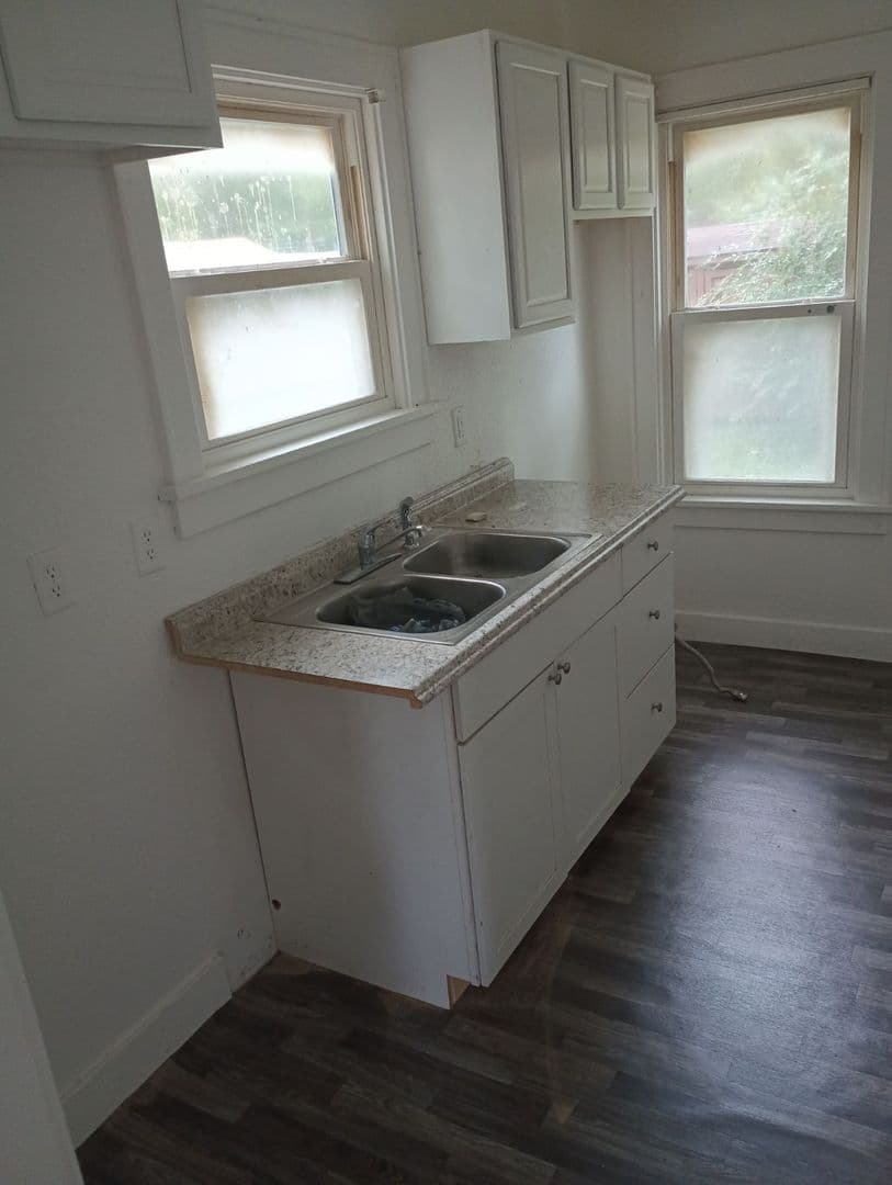 Springfield House: 2160 S Martin Luther King Jr Drive