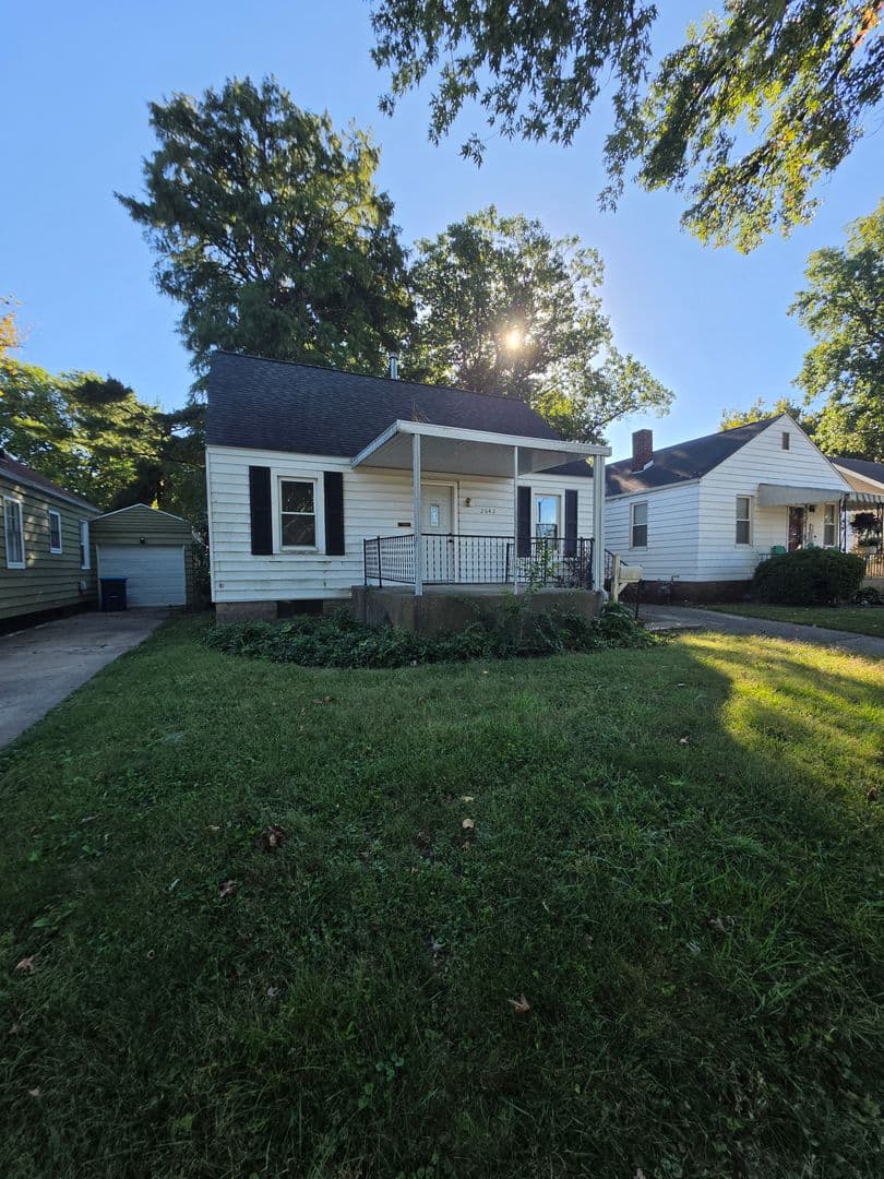 Springfield House: 2642 South 7th Street