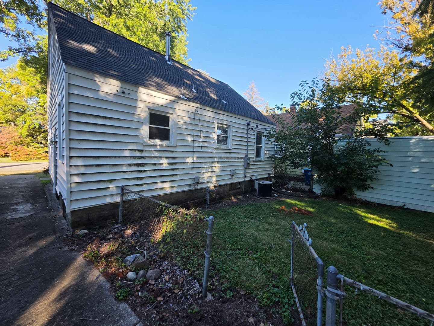 Springfield House: 2642 South 7th Street