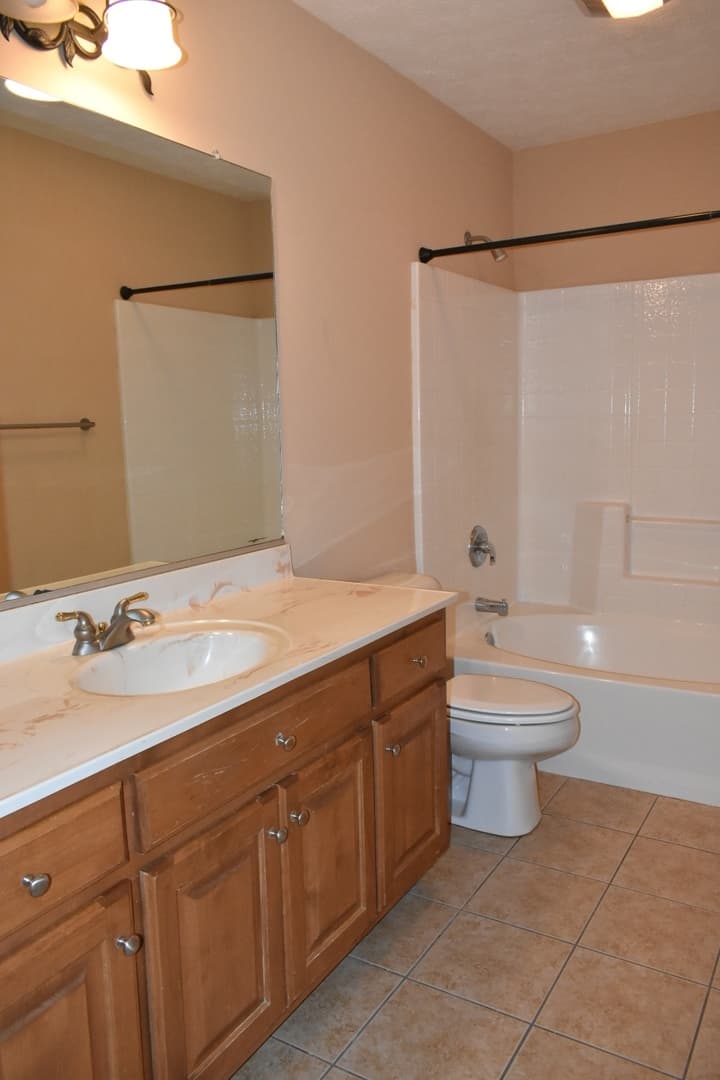 Yorktown House: 203 Richter Lane