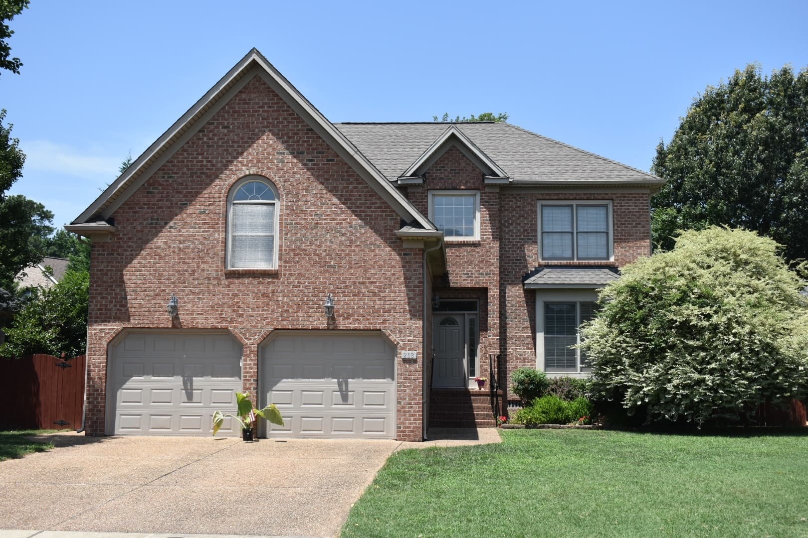 Yorktown House: 203 Richter Lane