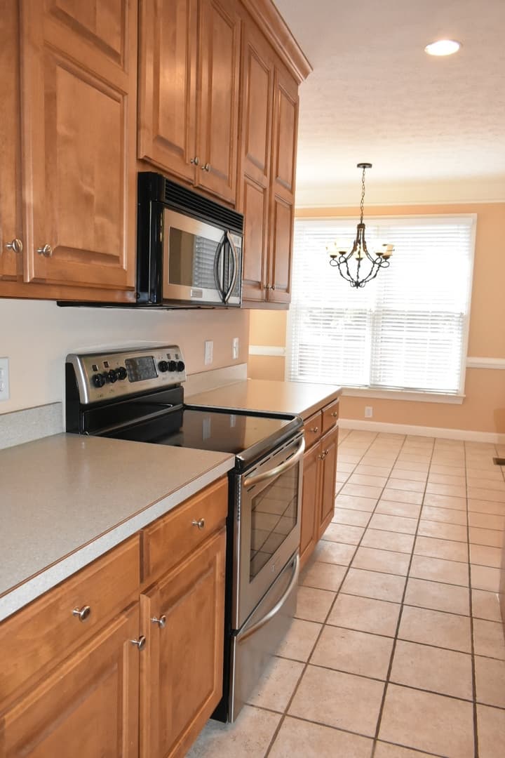 Yorktown House: 203 Richter Lane
