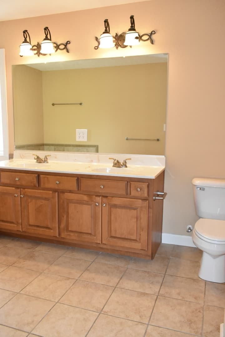 Yorktown House: 203 Richter Lane