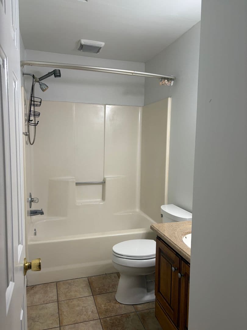Newport News House: 159 North Hall St