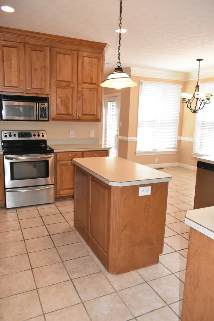 Yorktown House: 203 Richter Lane