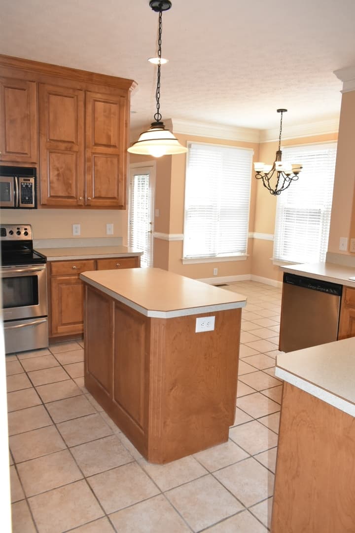 Yorktown House: 203 Richter Lane