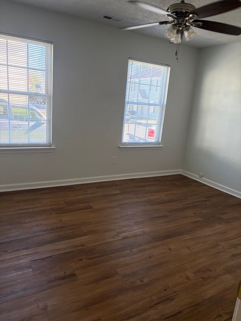 Newport News House: 159 North Hall St