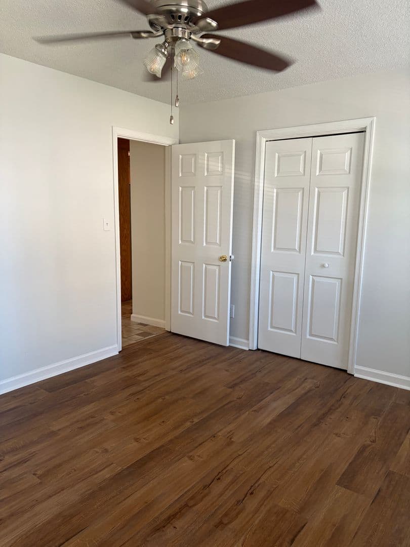 Newport News House: 159 North Hall St