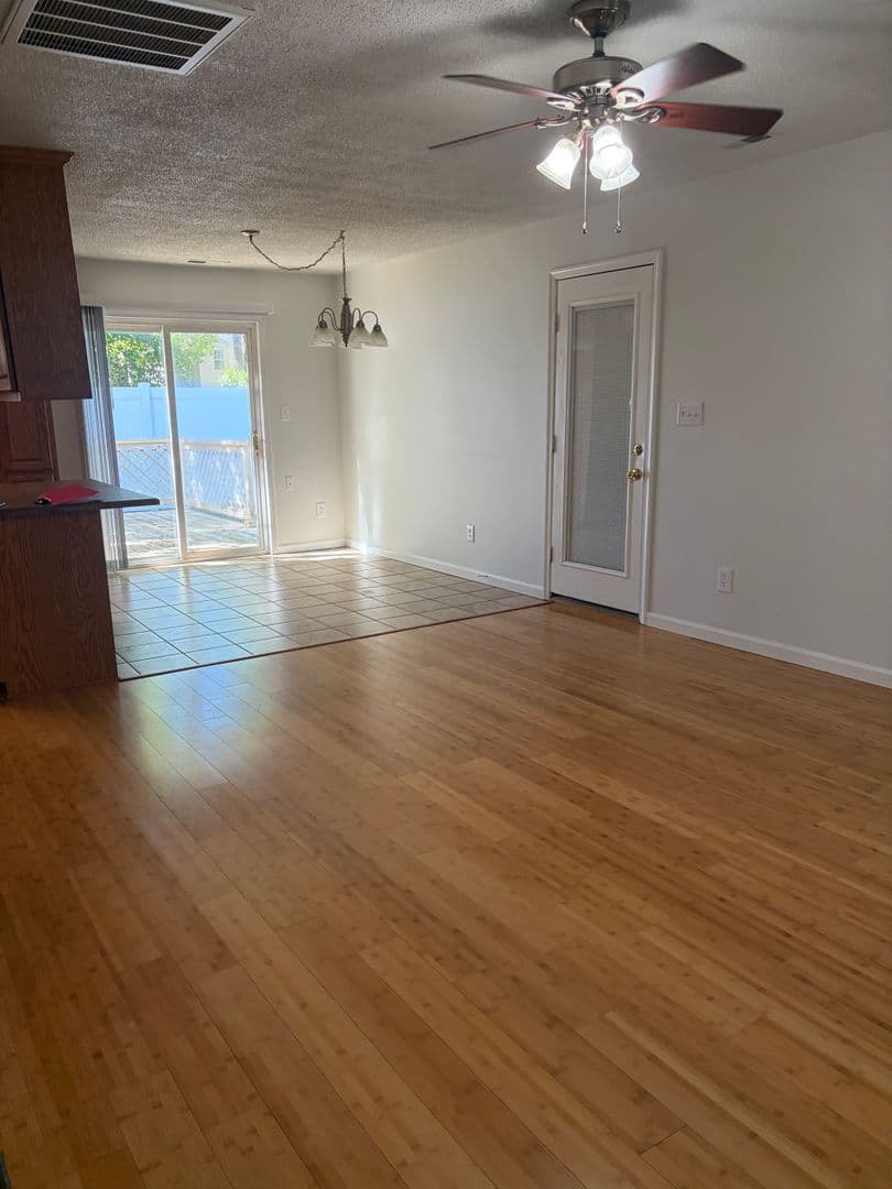 Newport News House: 159 North Hall St