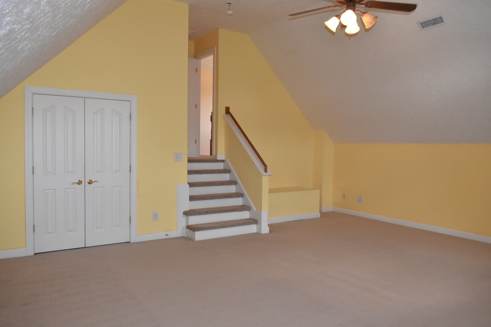 Yorktown House: 203 Richter Lane