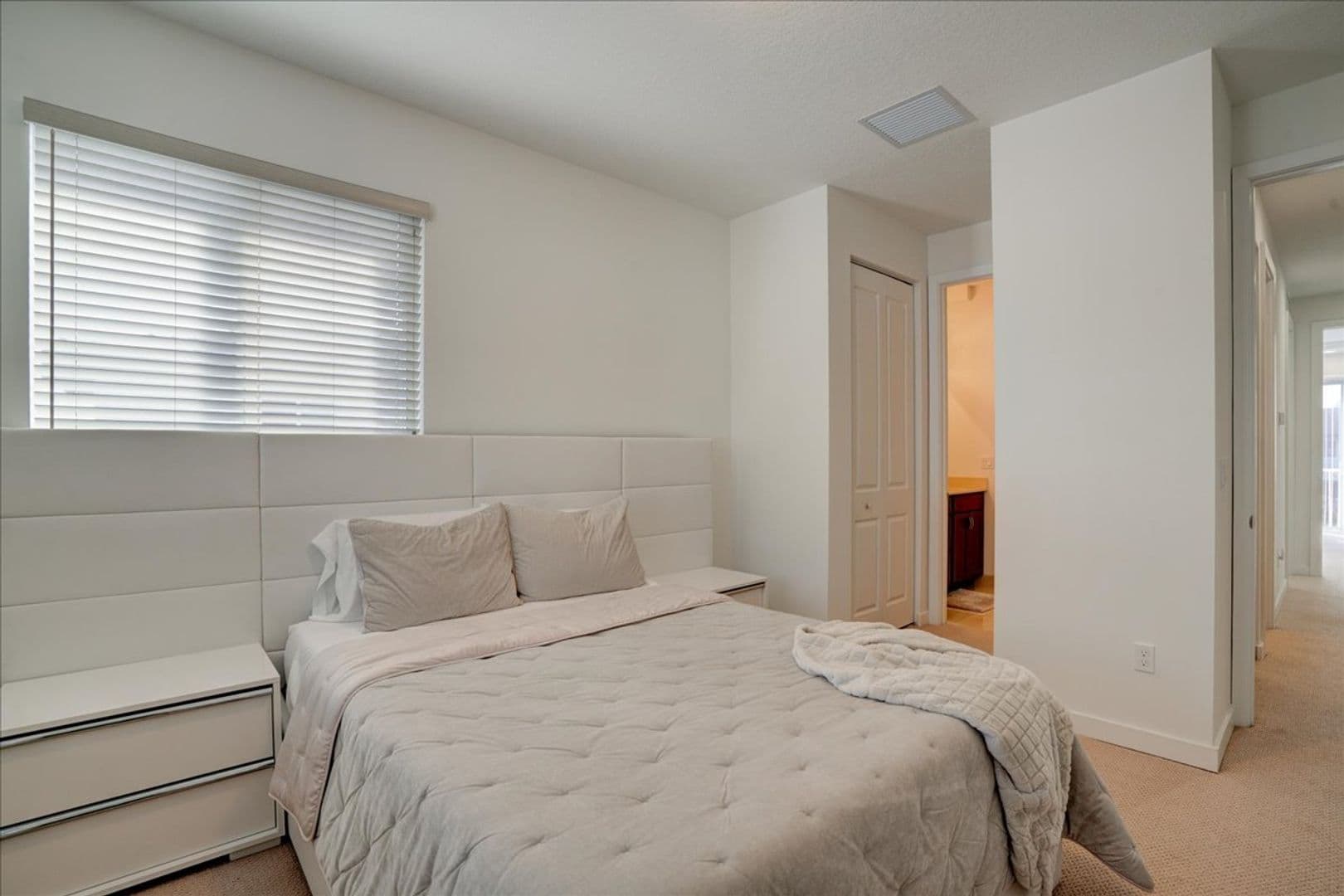 Wellington Apartment: 1451 Pioneer Way