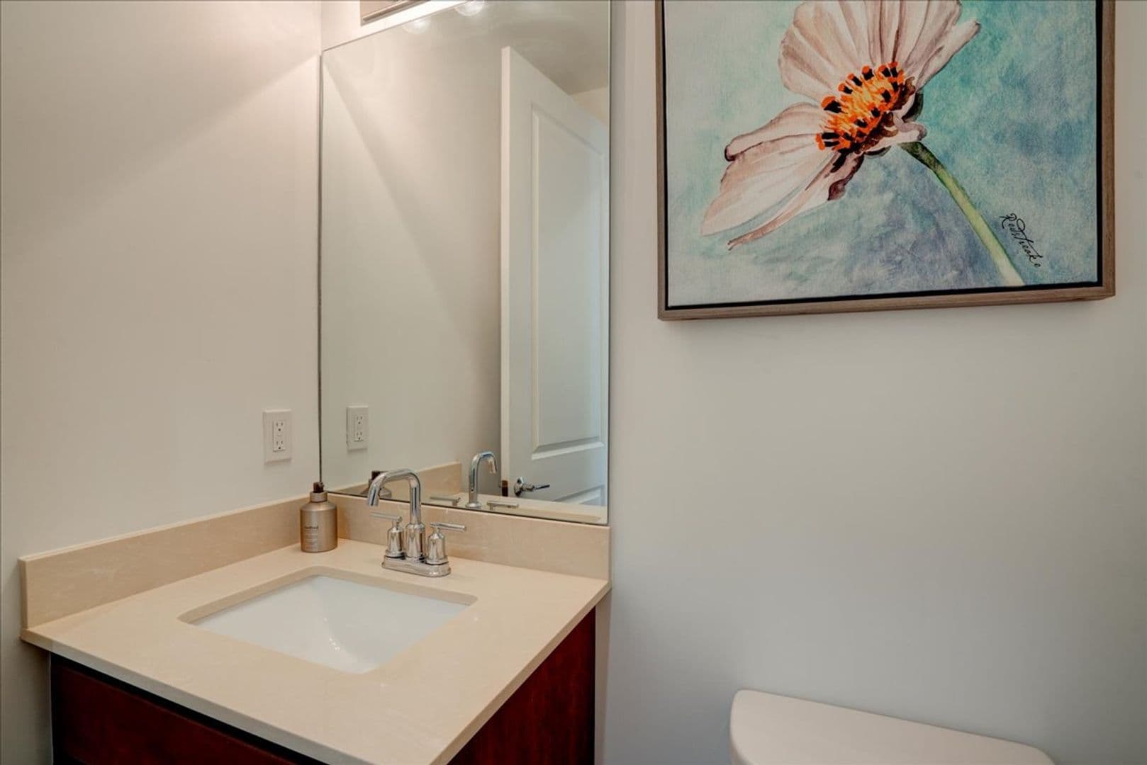 Wellington Apartment: 1451 Pioneer Way