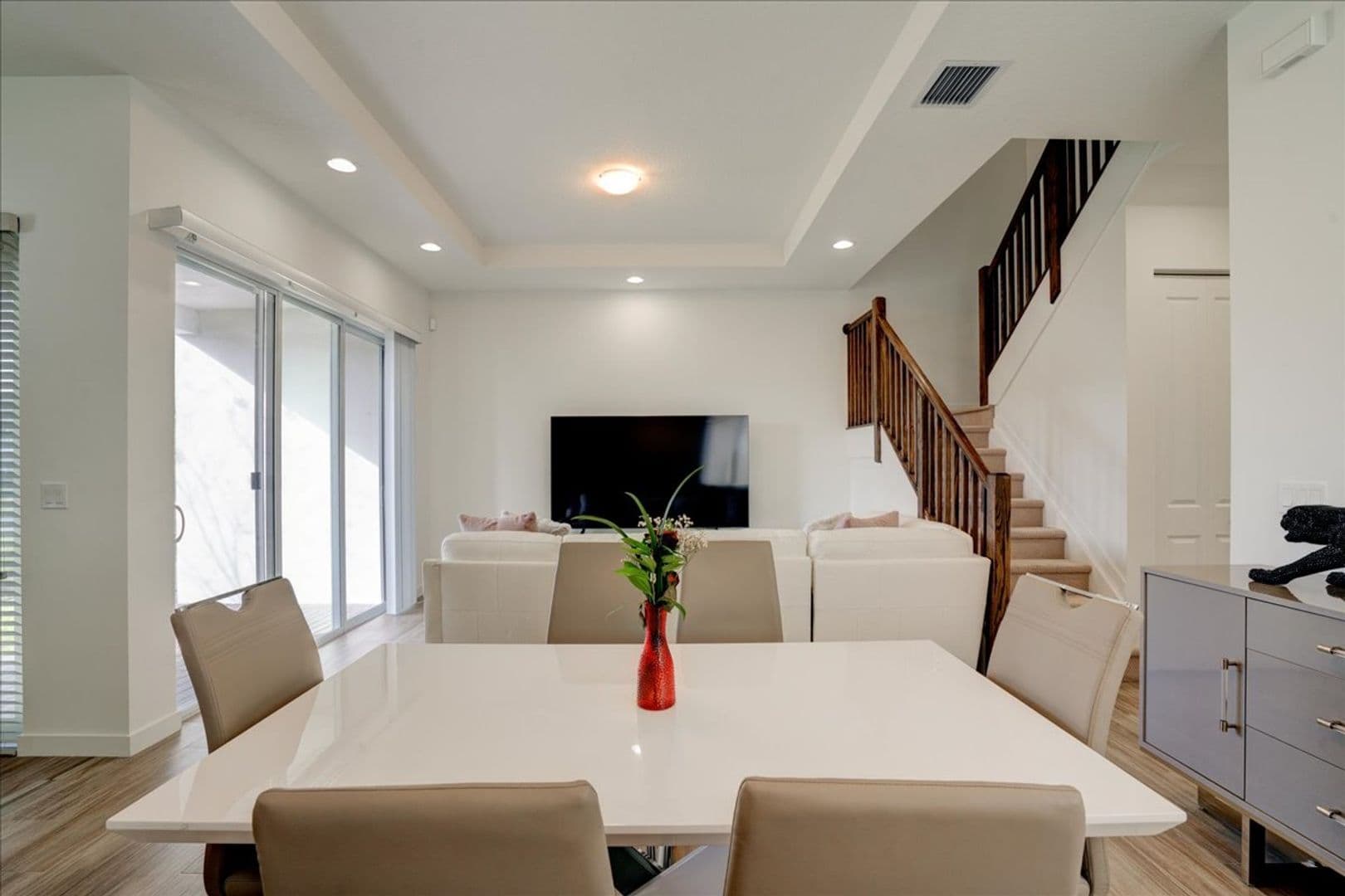 Wellington Apartment: 1451 Pioneer Way