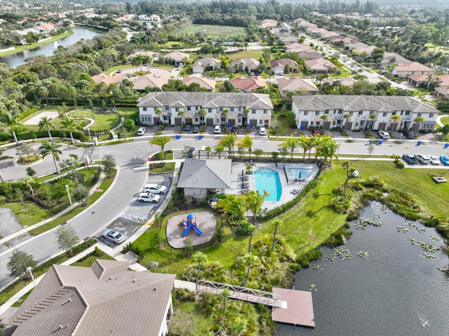 Wellington Apartment: 1451 Pioneer Way