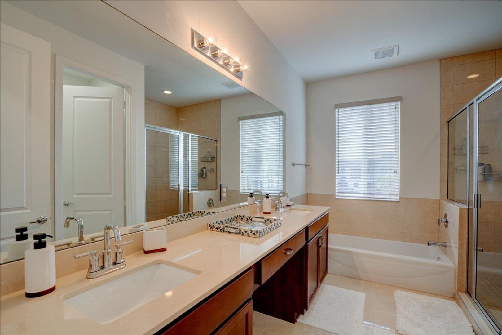 Wellington Apartment: 1451 Pioneer Way