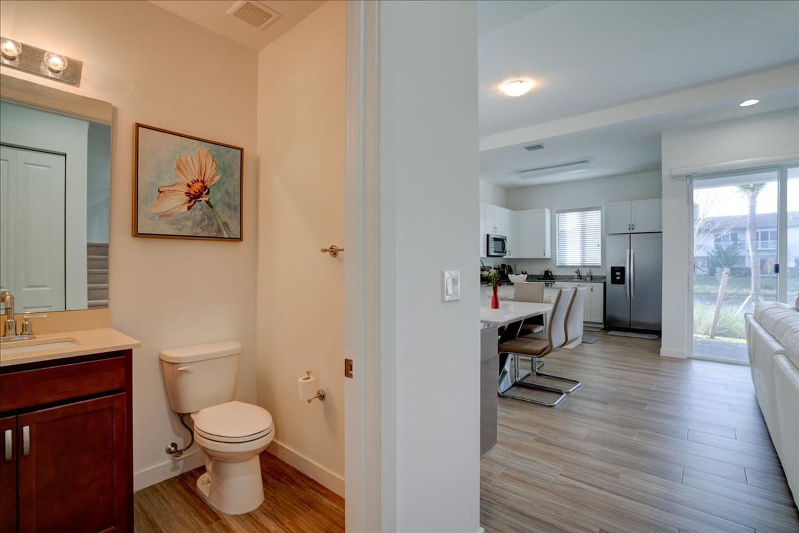 Wellington Apartment: 1451 Pioneer Way