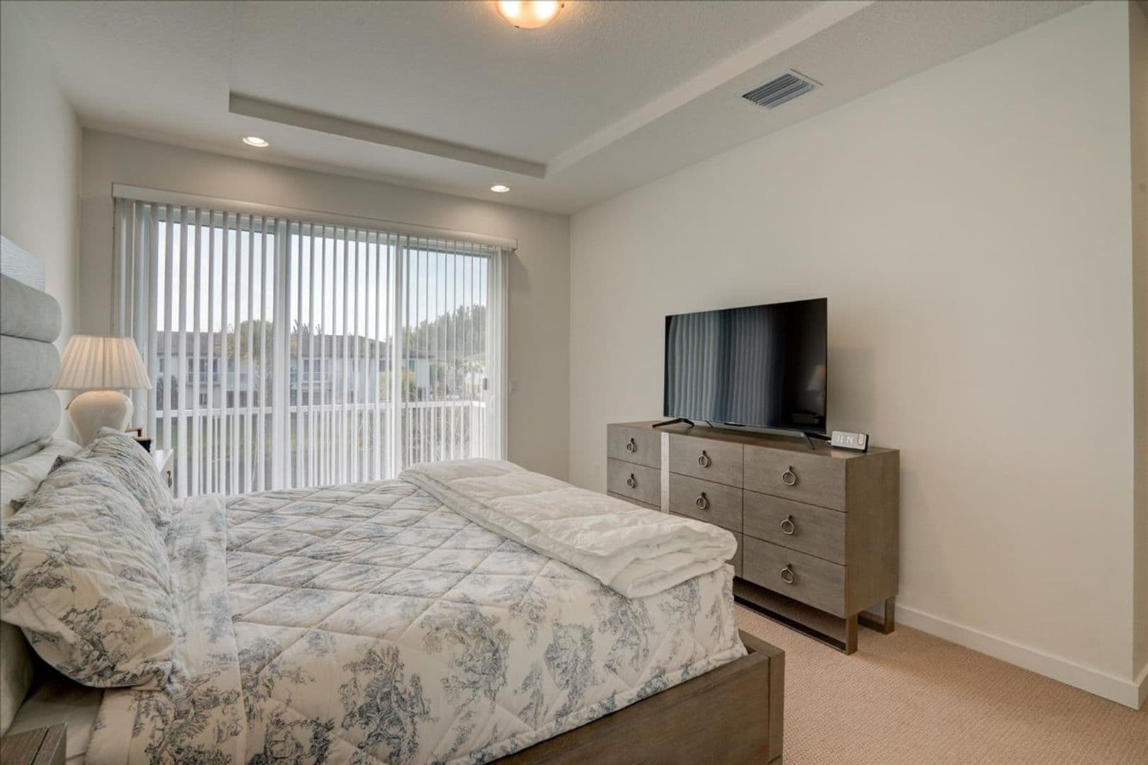 Wellington Apartment: 1451 Pioneer Way