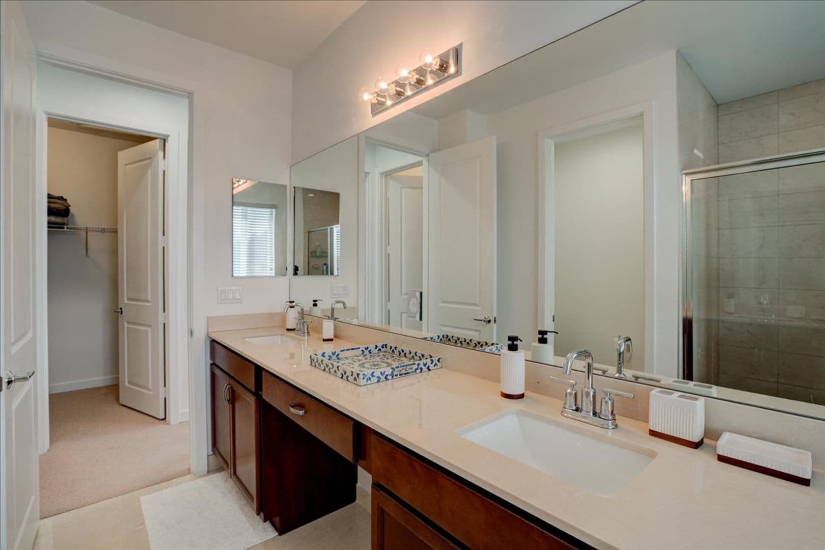 Wellington Apartment: 1451 Pioneer Way