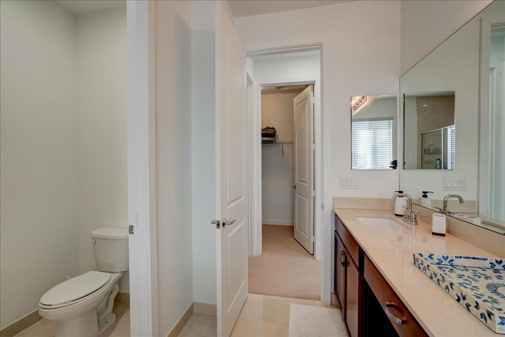 Wellington Apartment: 1451 Pioneer Way