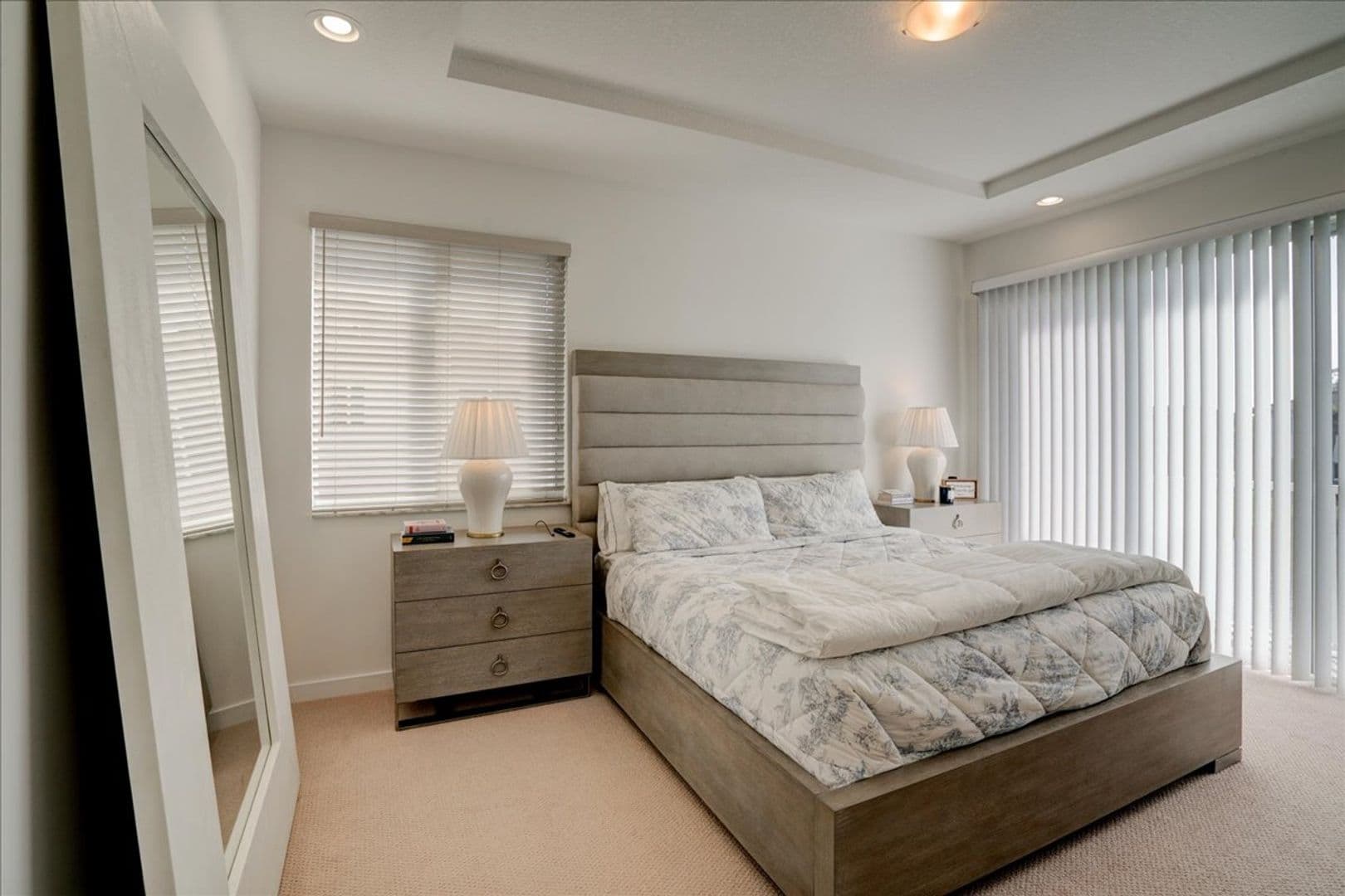 Wellington Apartment: 1451 Pioneer Way