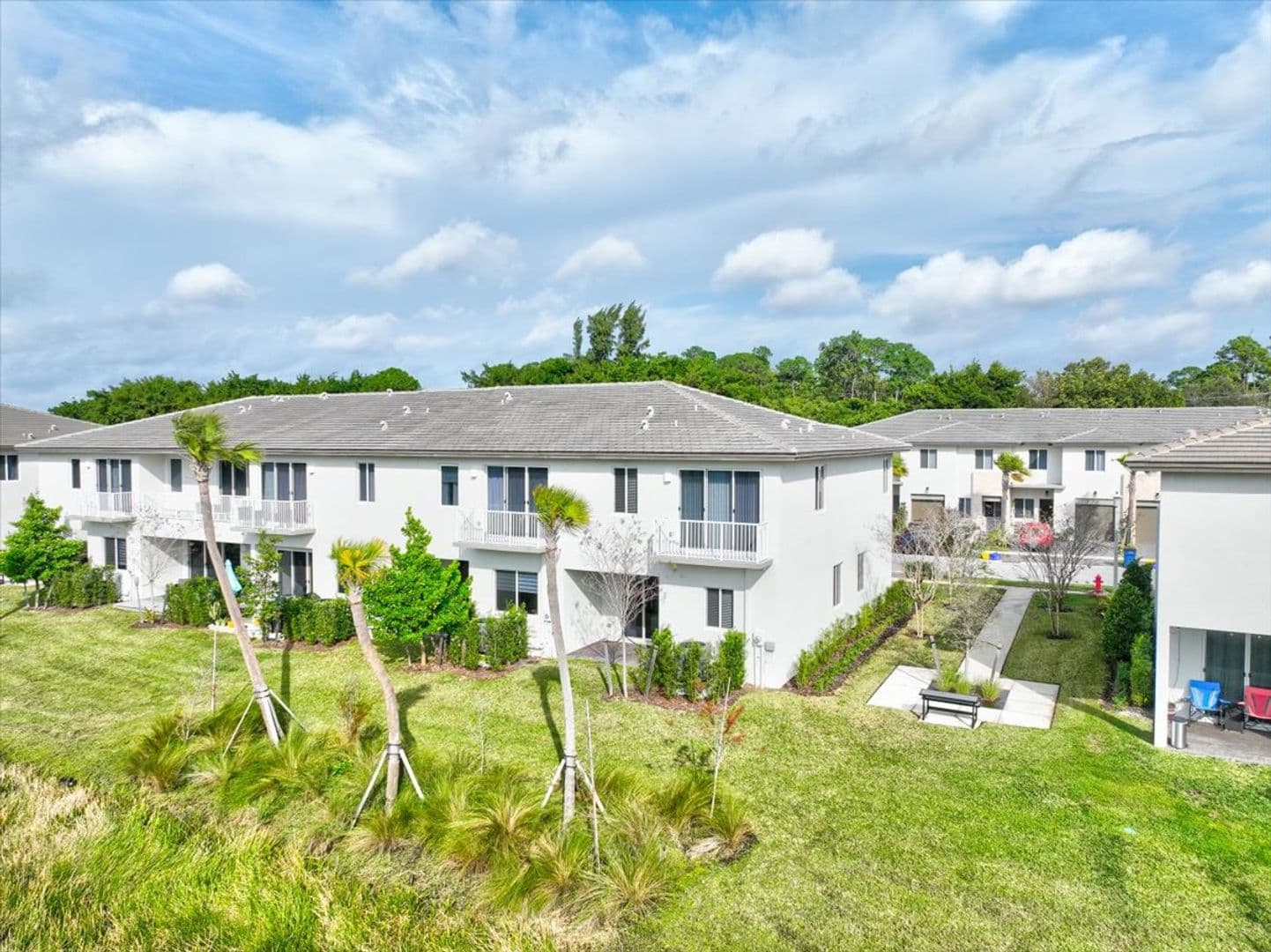 Wellington Apartment: 1451 Pioneer Way