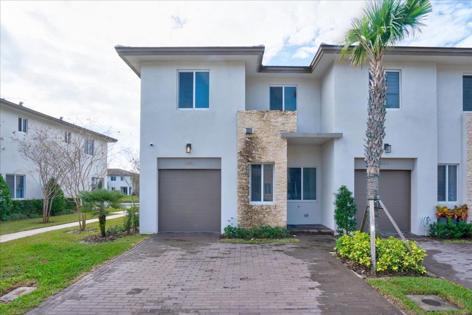 Wellington Apartment: 1451 Pioneer Way