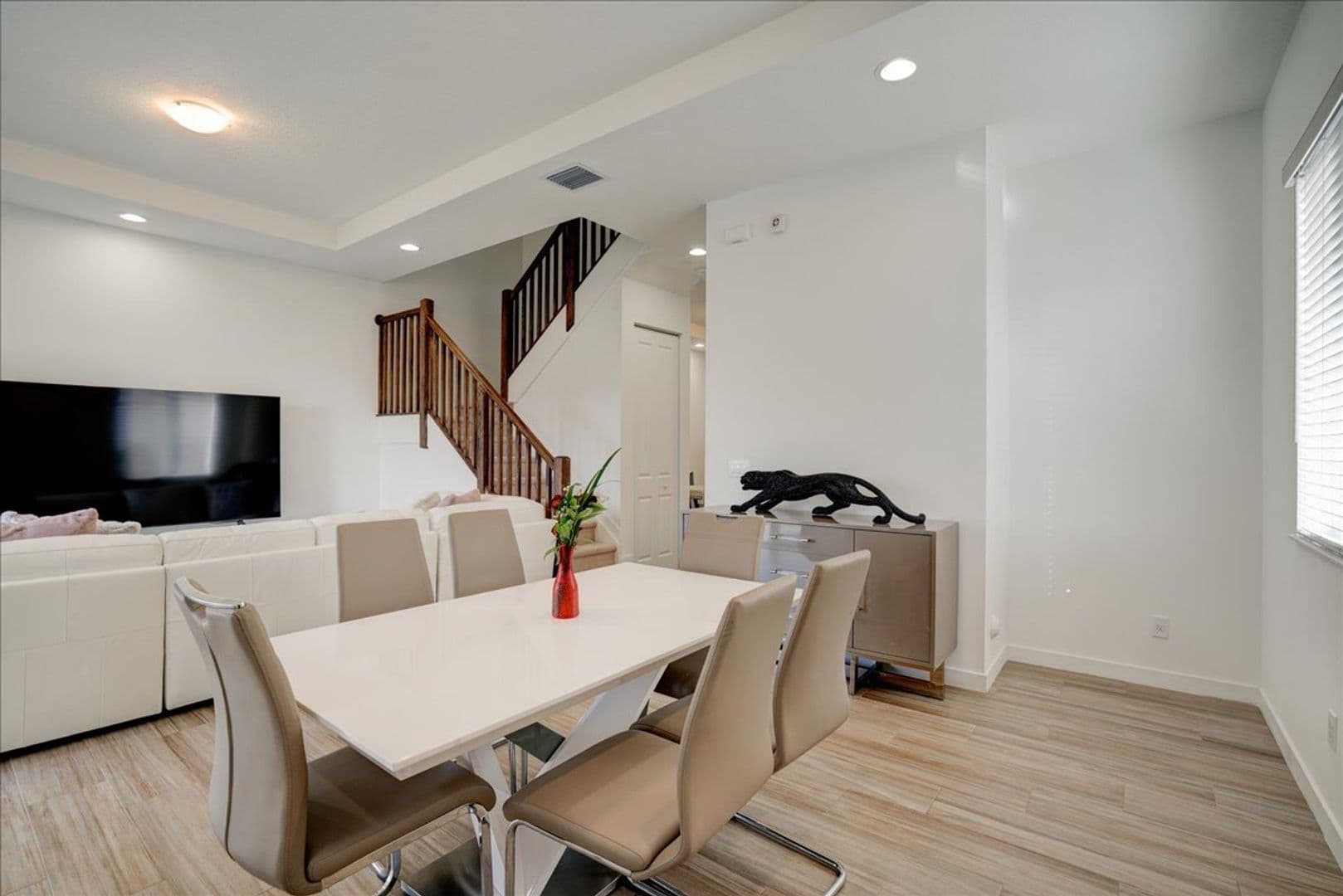 Wellington Apartment: 1451 Pioneer Way