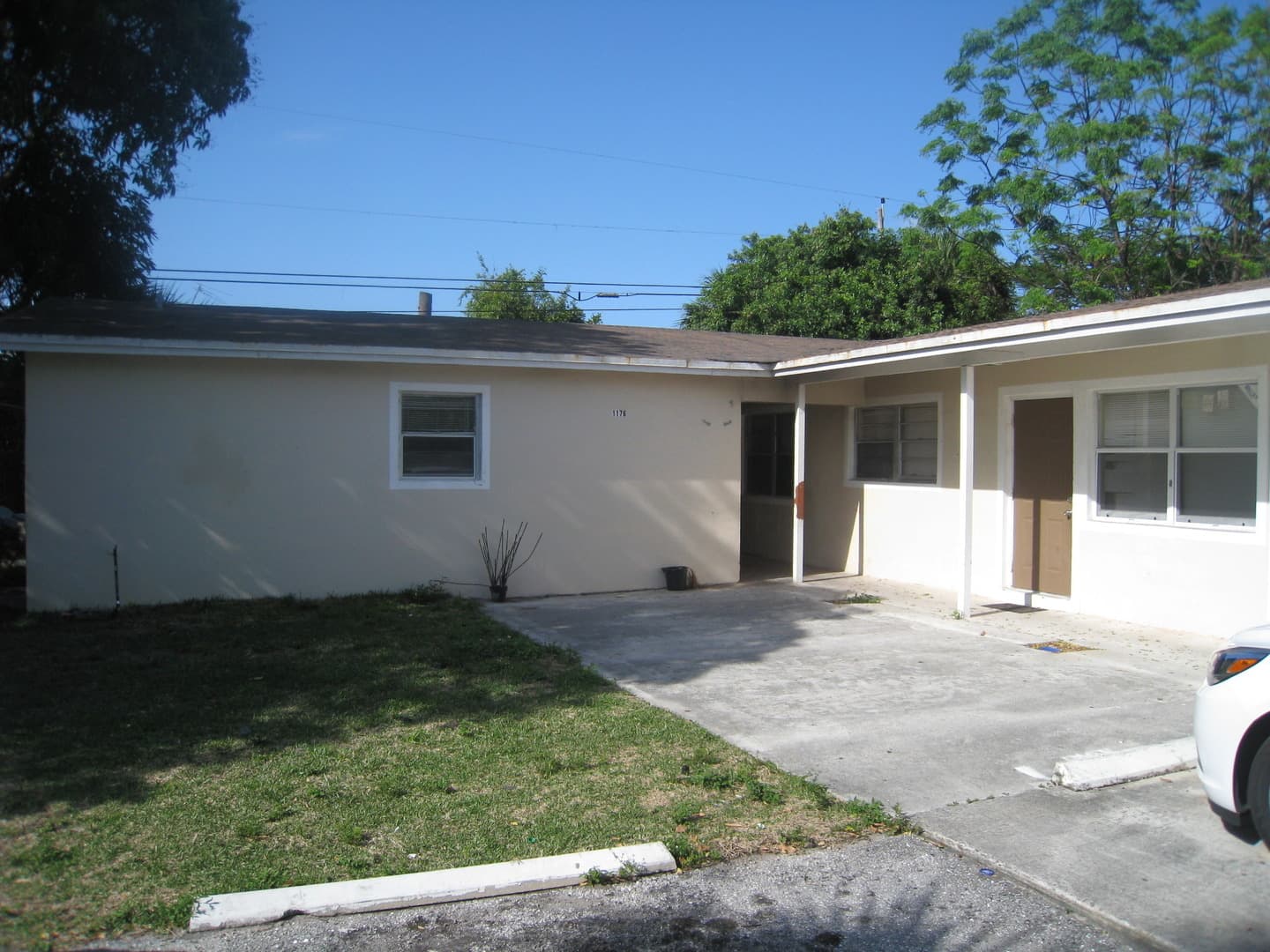 West Palm Beach Apartment: 1176 W 32nd Street