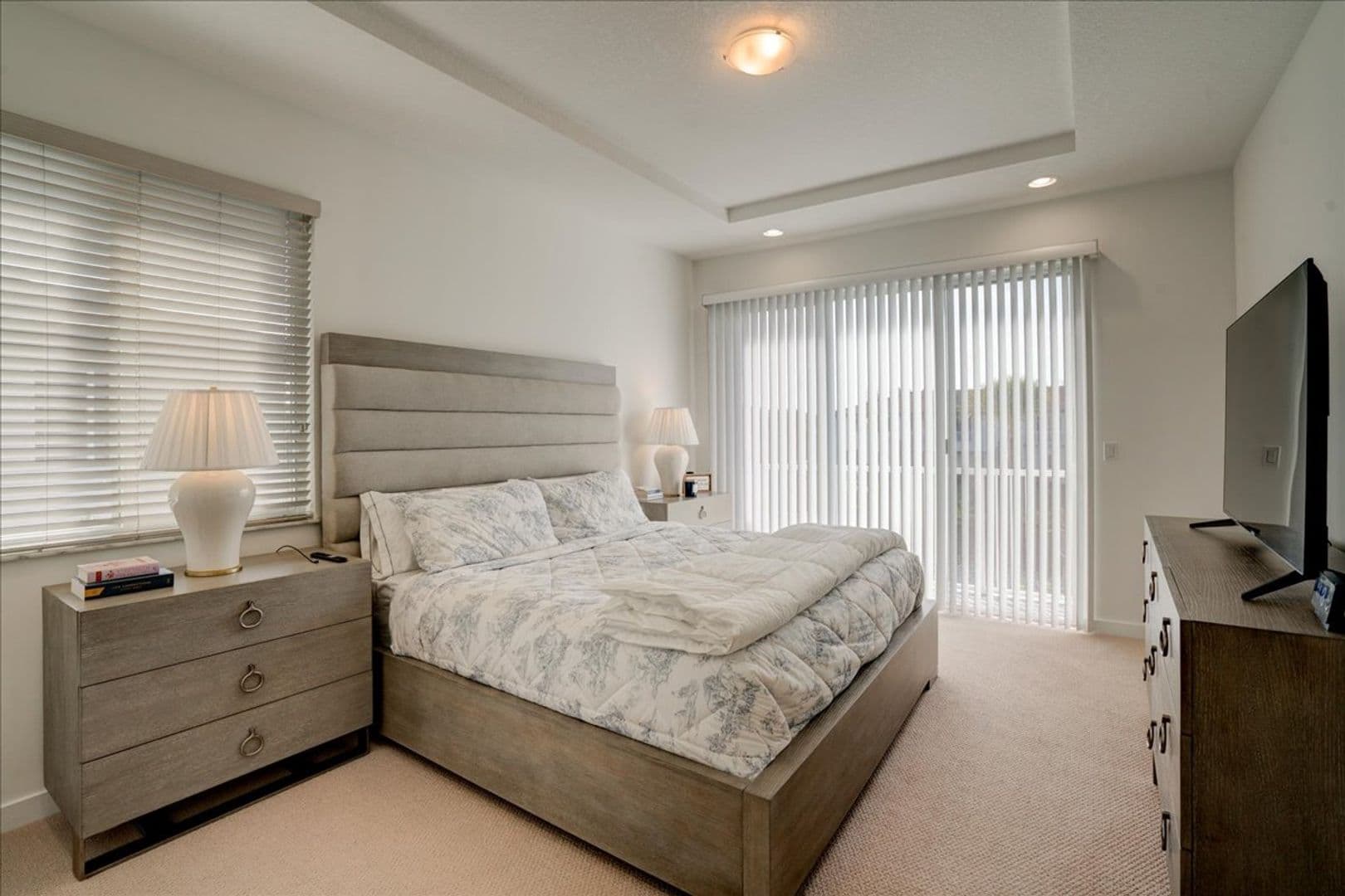 Wellington Apartment: 1451 Pioneer Way
