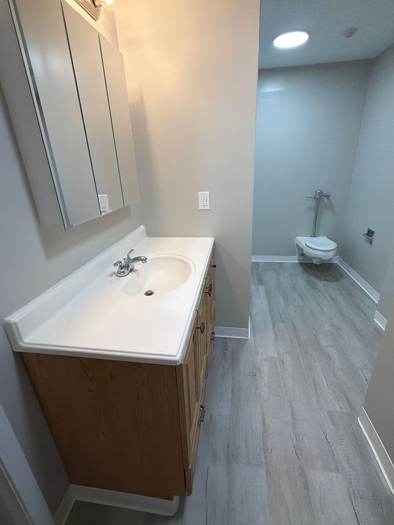 Rome Apartment: 80 Geiger Rd